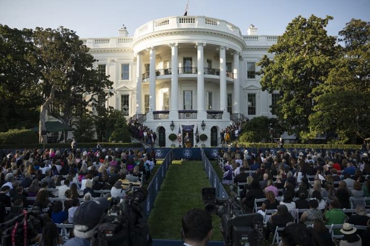 Crowd watch speech in the White House garden
